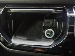 Volkswagen Caravelle 2.0BiTDI Highline - Image 10