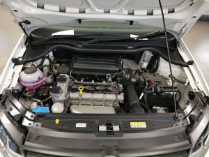 Volkswagen Polo Vivo hatch 1.4 Life - Image 9