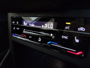 Volkswagen Taigo 1.0TSI R-Line - Image 21