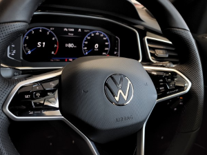 Volkswagen T-Roc 2.0TSI 4Motion R-Line - Image 3