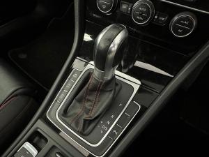 Volkswagen Golf VII GTi 2.0 TSI DSG - Image 9