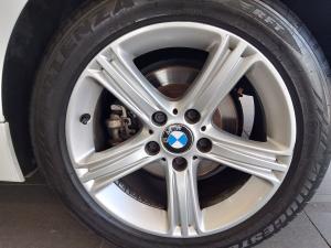 BMW 3 Series 320i - Image 10