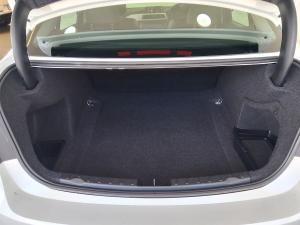 BMW 3 Series 320i - Image 13