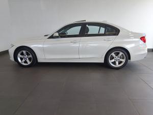 BMW 3 Series 320i - Image 5