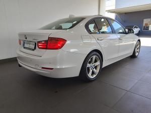 BMW 3 Series 320i - Image 8
