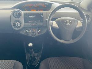 Toyota Etios hatch 1.5 Sprint - Image 11