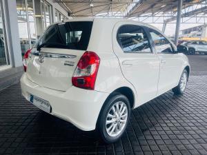 Toyota Etios hatch 1.5 Sprint - Image 7