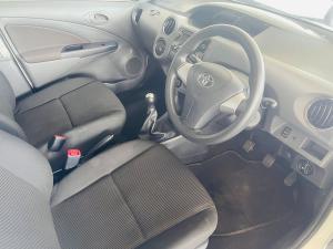 Toyota Etios hatch 1.5 Sprint - Image 9