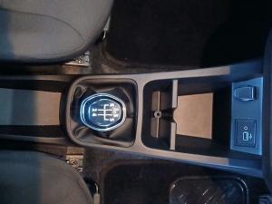 Renault Kwid 1.0 Techno manual - Image 17