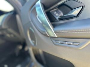 Land Rover Discovery Sport D200 R-Dynamic SE - Image 12