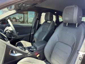 Jaguar E-Pace D200 AWD R-Dynamic SE - Image 10