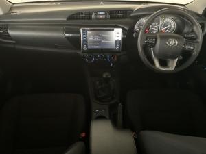 Toyota Hilux 2.4GD-6 single cab Raider manual - Image 6