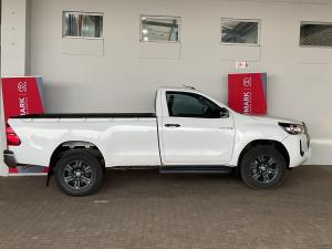 Toyota Hilux 2.4GD-6 single cab Raider manual - Image 3