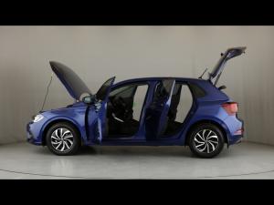 Volkswagen Polo hatch 1.0TSI Life manual - Image 26