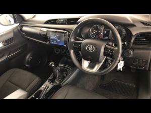 Toyota Hilux 2.4GD-6 double cab 4x4 Raider manual - Image 10