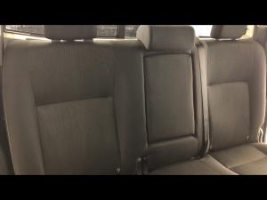 Toyota Hilux 2.4GD-6 double cab 4x4 Raider manual - Image 12