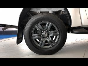 Toyota Hilux 2.4GD-6 double cab 4x4 Raider manual - Image 20