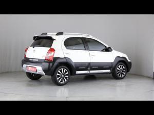 Toyota Etios Cross 1.5 Xs - Image 2