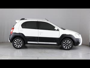Toyota Etios Cross 1.5 Xs - Image 3
