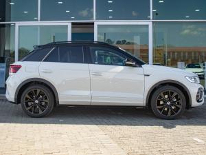 Volkswagen T-Roc 2.0TSI 4Motion R-Line - Image 8