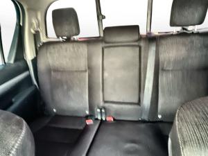 Toyota Hilux 2.4GD-6 double cab Raider manual - Image 15