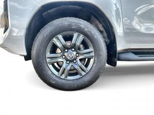 Toyota Hilux 2.4GD-6 double cab Raider manual - Image 16