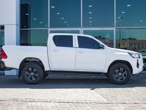Toyota Hilux 2.4GD-6 double cab Raider manual - Image 4