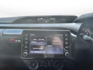 Toyota Hilux 2.4GD-6 double cab Raider manual - Image 8