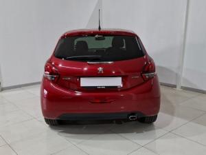 Peugeot 208 1.2T GT Line auto - Image 4