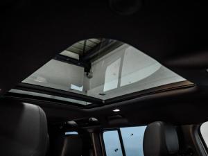 Land Rover Defender 110 D240 X-Dynamic SE - Image 19