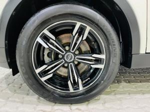Mahindra XUV300 1.2T W4 SE - Image 13