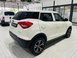 Mahindra XUV300 1.2T W4 SE - Image 3