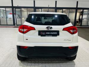 Mahindra XUV300 1.2T W4 SE - Image 4