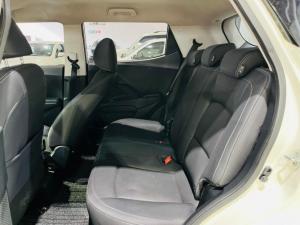 Mahindra XUV300 1.2T W4 SE - Image 6