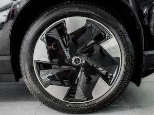 Volvo EX30 Plus Single Motor Extended Range - Image 10