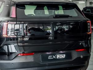 Volvo EX30 Plus Single Motor Extended Range - Image 13