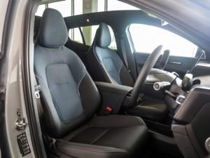 Volvo EX30 Core Single Motor - Image 12