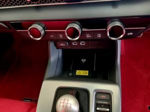 Honda Civic Type R - Image 11