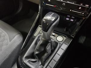 Volkswagen Polo sedan 1.0TSI Life - Image 9