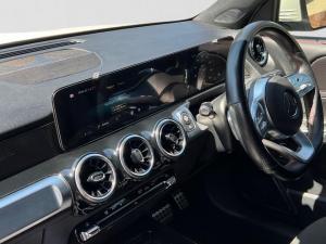 Mercedes-Benz GLB GLB220d 4Matic Progressive - Image 12