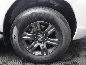 Toyota Hilux 2.8GD-6 double cab Raider auto - Image 7