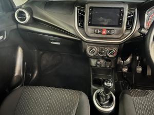 Toyota Vitz 1.0 XR manual - Image 10