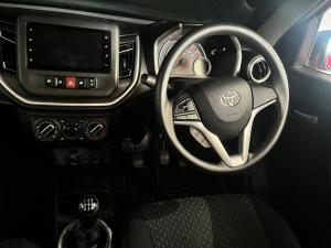 Toyota Vitz 1.0 XR manual - Image 9