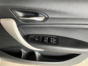 BMW 1 Series 118i 5-door auto - Image 9