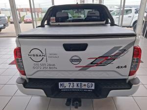 Nissan Navara 2.5DDTi double cab XE 4x4 - Image 3