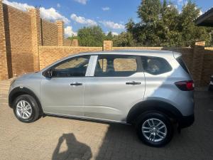 Renault Triber 1.0 Life - Image 4