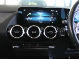 Mercedes-Benz GLA GLA200 - Image 12