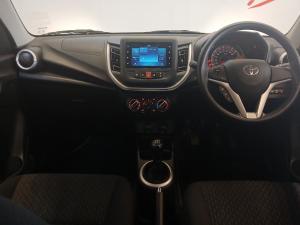Toyota Vitz 1.0 XR manual - Image 6