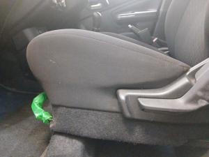 Toyota Vitz 1.0 XR manual - Image 17