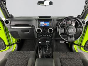 Jeep Wrangler Sahara 3.6L V6 automatic 2-Door - Image 10